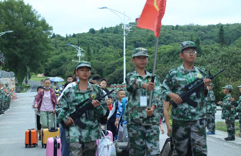 热烈庆祝8月16日第九期圆满开营