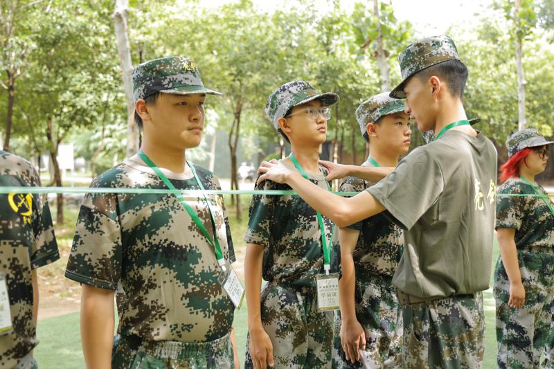 孩子，你对自己多心软，生活就对你多无情！