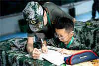 亮剑军训夏令营让少年们吃点苦头是为了更好的将来